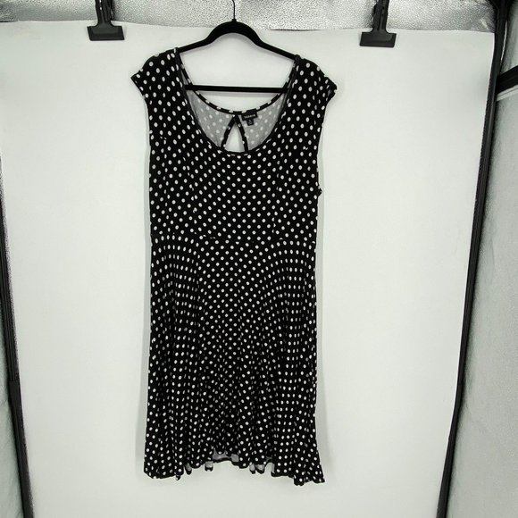 torrid Dresses & Skirts - Torrid polka dot dress size 2  18-20